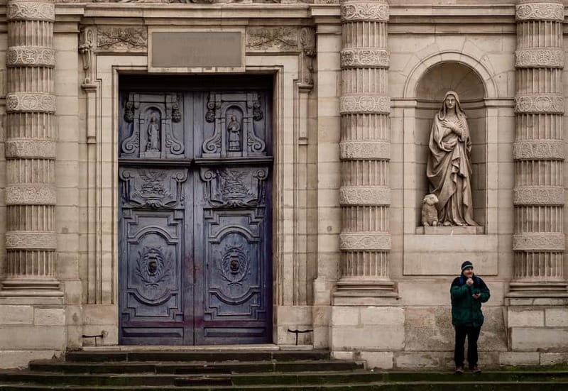 Walking Tour in old Paris half day - From Saint Sulpice to the Heart of Paris