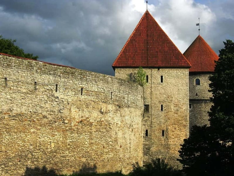 Walking tour in Tallinn Old Town - Compact 2-Hour Tour Through Tallinn Old Town