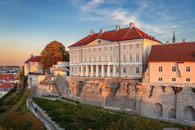Walking tour in Tallinn Old Town - Europes Oldest Pharmacy and Historic Guild Houses