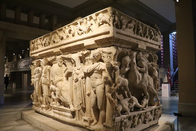 Walking Tour in The Essential of Istanbul - Starting Point at Sultanahmet Square and Its Significance