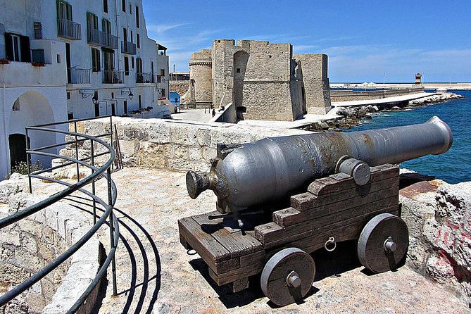 Walking tour in the wonderful Monopoli: Nice cosy Italian old town - Key Points