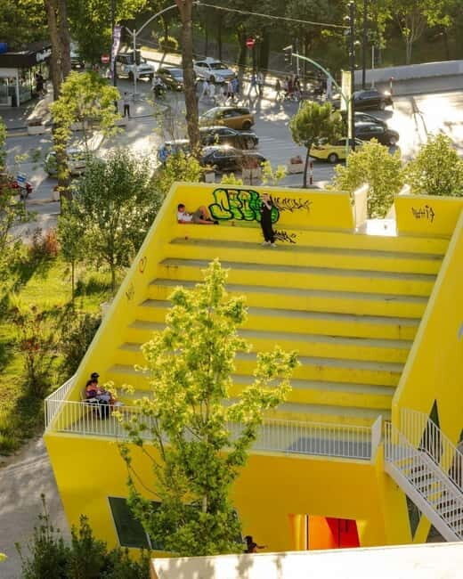 Walking Tour in Tirana, Albania - Optional Visit to BunkArt Museum