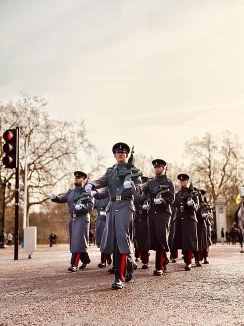 Walking tour: London icons - Practical Details: Availability, Cancellation, and Booking