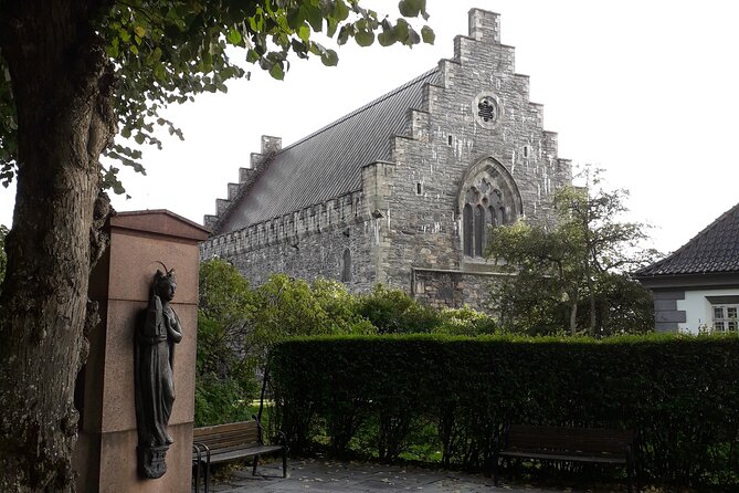 Walking tour: Medieval Spirit of Bergen + sweet Arctic gifts - Haakon’s Hall: A Royal Meeting Place