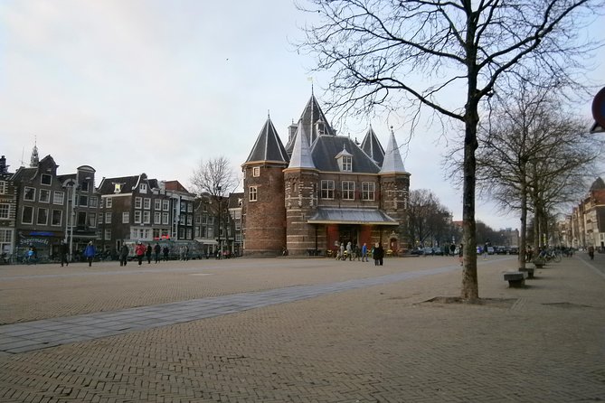 Walking tour of 2 hours of the highlights of Amsterdam - View of the Amsterdam Gallery with 17th-century Paintings
