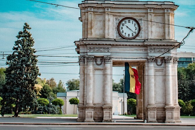 Walking Tour of Chisinau with Local Guide - Exploring Stefan cel Mare Park