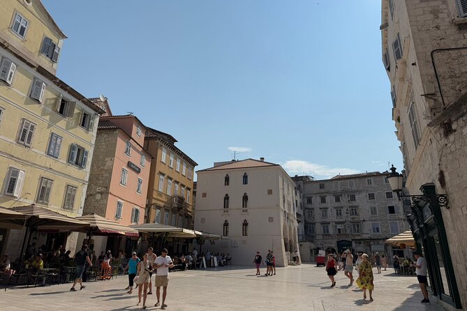 Walking Tour of Diocletian's Palace and Old town-small group - Uncovering the Palace’s Substructures