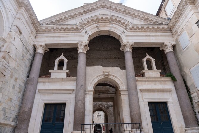 Walking tour of Diocletian's Palace in Split - Interaction, Stories, and Local Tips