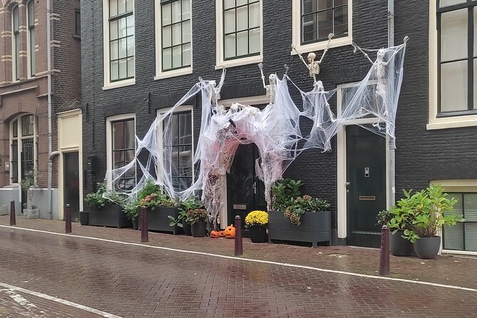 Walking Tour of Haunted Amsterdam - Exploring the Haunted Stories of Spinhuissteeg