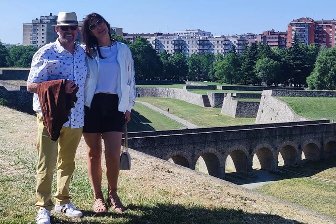 Walking tour of Pamplona - Visiting the Bull Plaza and the Old Quarter
