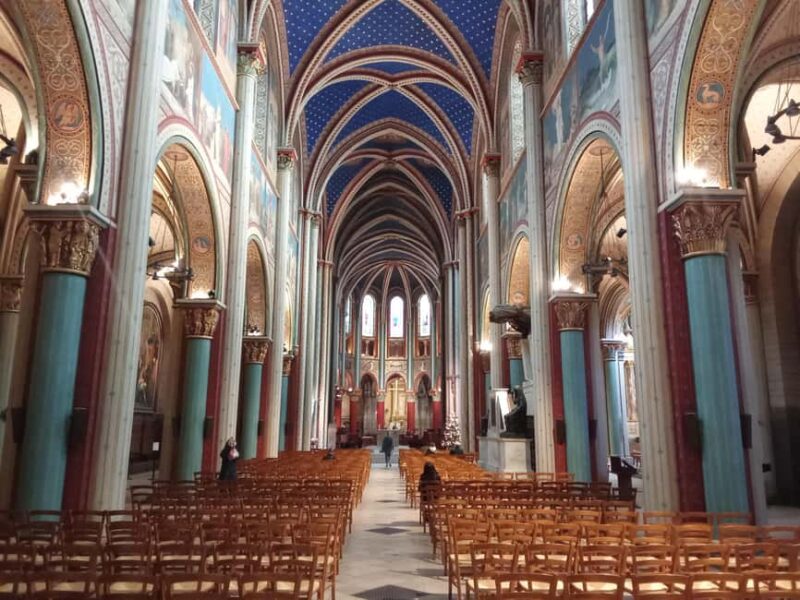 Walking Tour of Paris: Discover the Wonders of the Left Bank - Visiting Notre-Dame-de-la-Médaille-Miraculeuse: Miracles and Art