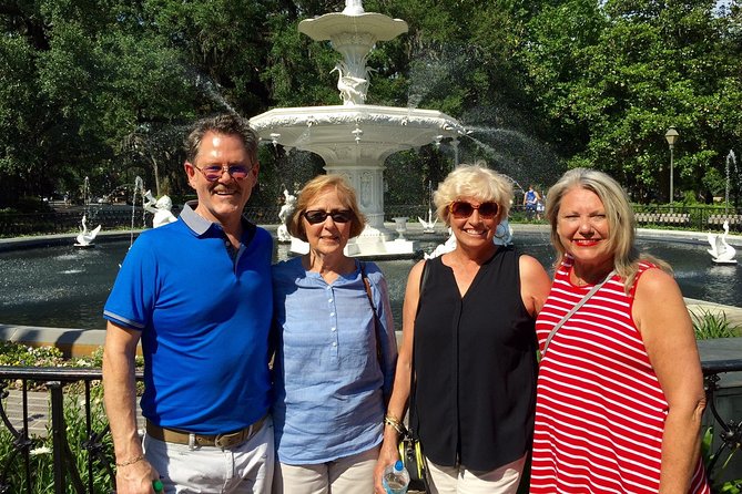 Walking Tour of Savannah's Historic District - Highlighting Historic Homes and Personalities