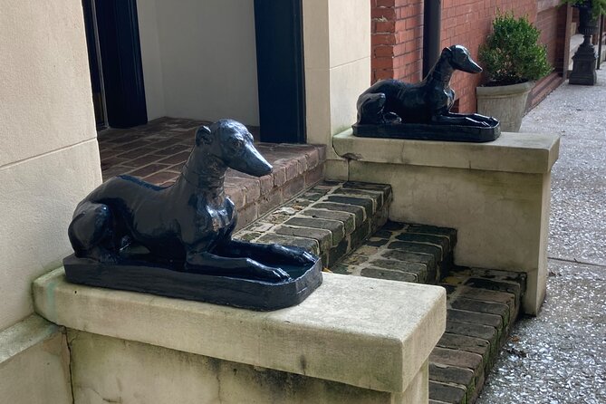 Walking Tour of Savannah's Must-See Sights - Key Points