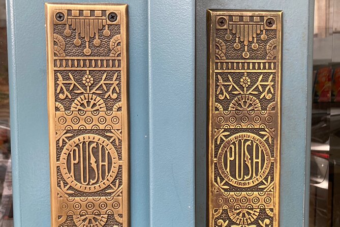 Walking Tour of Savannah's Must-See Sights - The Beloved Troup Square