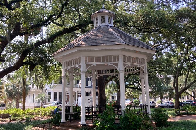 Walking Tour of Savannah's Must-See Sights - Practical Details and Accessibility