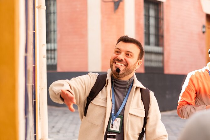 Walking Tour of Sevilla's Historic Sites - Torre Giralda: The Iconic Symbol of Seville
