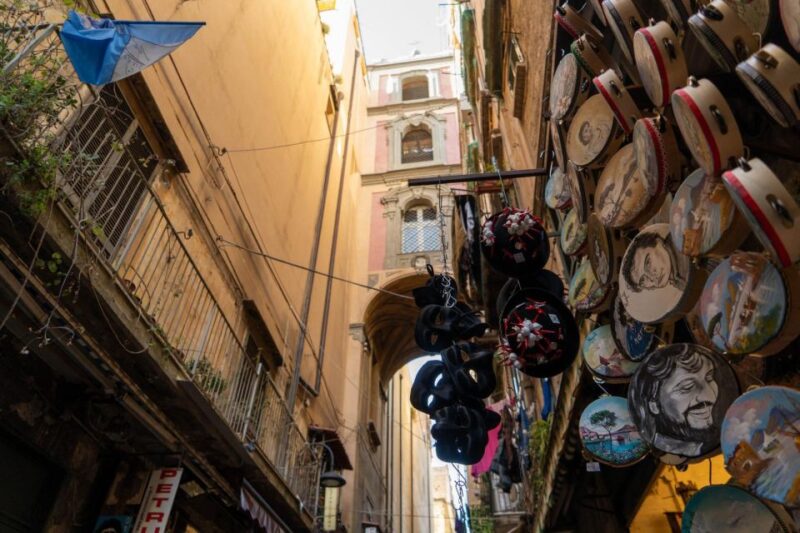 Walking-tour of the historic center of Naples in Italian - Walking Along Spaccanapoli: The Heart of the Historic Center