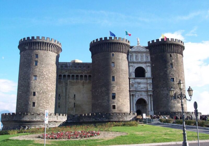 Walking tour of the Royal Naples - The Royal Palace and the Kings of Naples