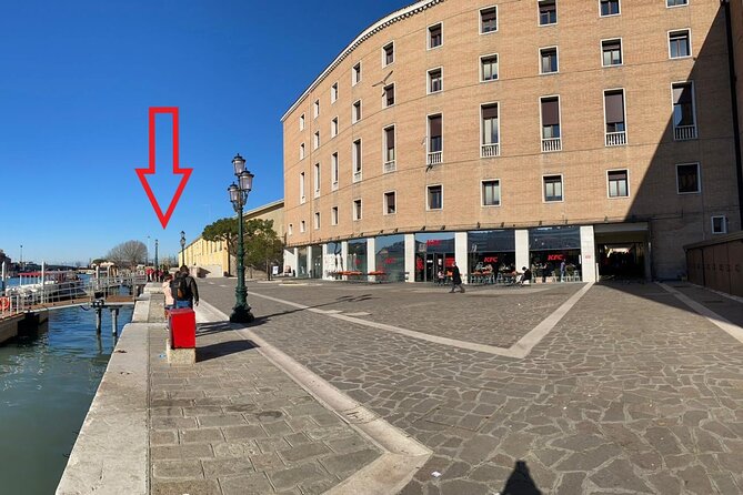 Walking Tour of Venice with Mini Cruise - Crossing the Grand Canal and the Rialto Market