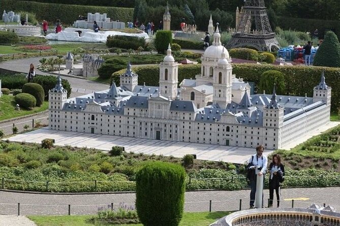 Walking Tour The Highlights Of Brussels - The Capital Of United States Of Europe - Visiting the Brussels City Museum: The Bread House