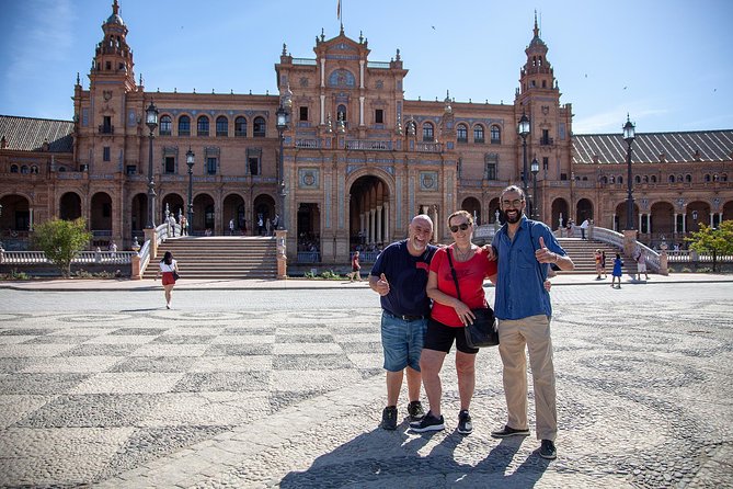 Walking tour through the monumental and historical area of Seville - Inside the Majestic Seville Cathedral and La Giralda