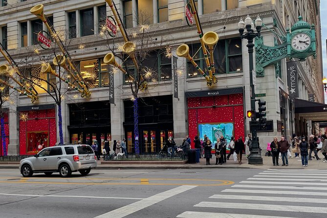 Walking Tour: Underground Chicago via the Pedway - Exploring Macy’s Walnut Room and the Great Tree