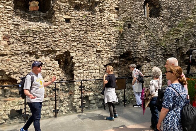 Walking Tours - Sights of London- price includes upto 10 people - The Tour Starts at the City of London Information Centre