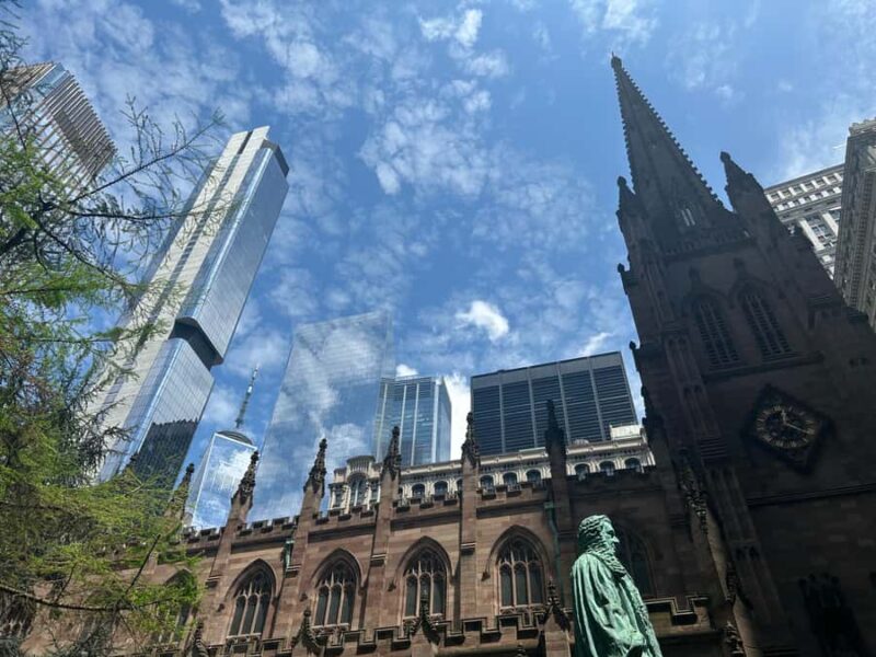 Wall Street: The birth place of NYC in French/English tour - Discover the Birthplace of New York City: Wall Street in French and English