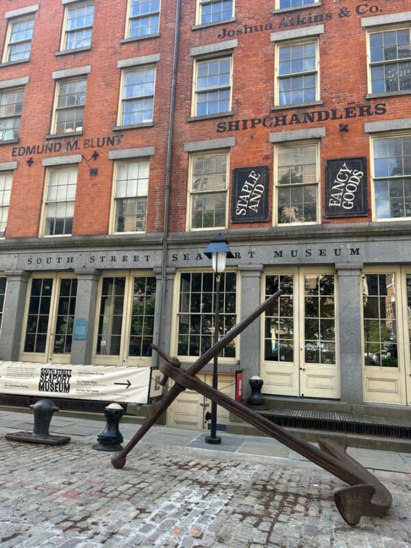 Wall Street: The birth place of NYC in French/English tour - The National Museum of the American Indian