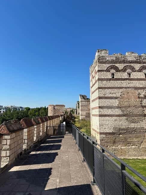 Walls of Contantinople and Byzantine Palace Tour - Discover the Walls of Constantinople and the Roman Palace of Blachernae in Istanbul