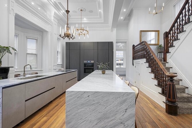 War, Wealth & Riverfront Tales: Taylor Mansion & East Row Tour - Logistics and Group Size