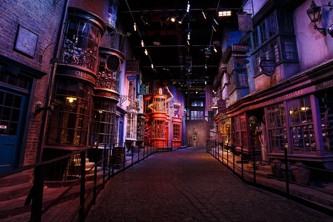 Warner Bros. Studio Tour with Transportation from London - Practical Aspects: Meeting Point, Duration, and Accessibility