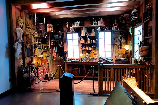 Warner Brothers Studio VIP Tour and Hollywood Highlights - Practical Details: Pickup, Accessibility, and Timing