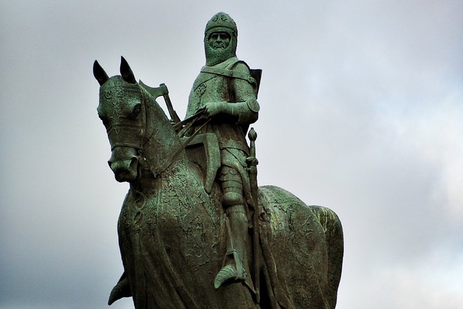Warriors & Wilderness: Braveheart & Stirlingshire Day Trip - Discovering Stirling Castle’s Historic Grandeur