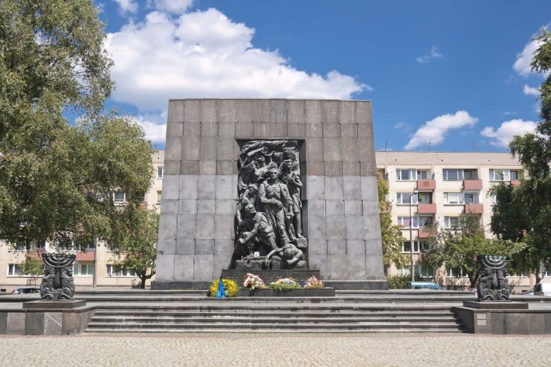Warsaw: 3-Hour Panoramic City Bus Tour with Pickup - Visiting the Monuments to WWII Victims and Heroes