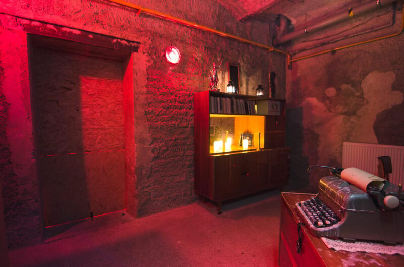 Warsaw: 60-minute Escape Room Challenge for Teams - The Location and Meeting Details in Warsaw
