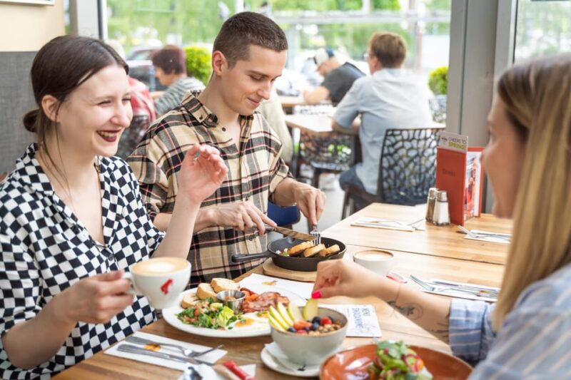 Warsaw: Breakfast at Hard Rock Cafe - Key Points