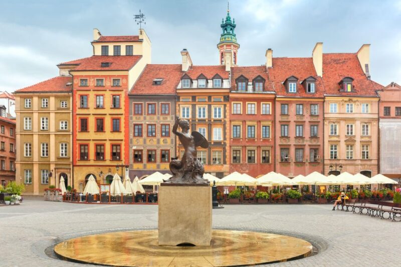 Warsaw: Capture the most Photogenic Spots with a Local - Who Will Enjoy This Tour Most?