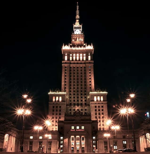 Warsaw: Exclusive city tour with photo session - Key Points