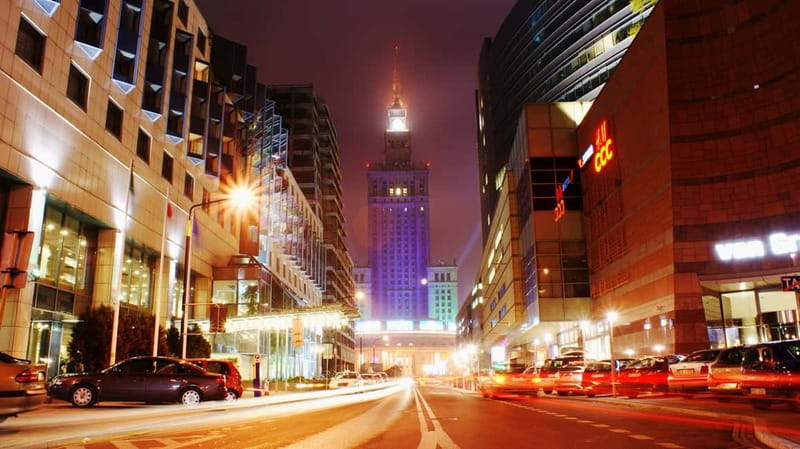 Warsaw: Exclusive city tour with photo session - Iconic Landmarks and Hidden Gems