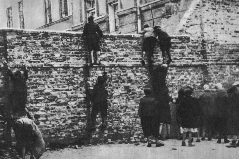 Warsaw: Ghetto, Jewish Cemetery & POLIN Museum Private Tour - The POLIN Museum: A Deep Dive into Jewish Heritage