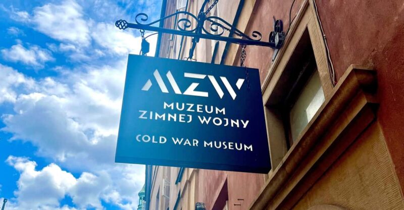 Warsaw: Guided tour of the Cold War Museum - Engaging Multimedia and Interactive Features