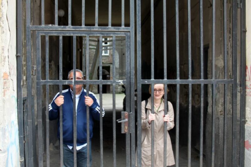 Warsaw: Historic Private Tour in Retro Fiat - Important Landmarks and Historical Sites