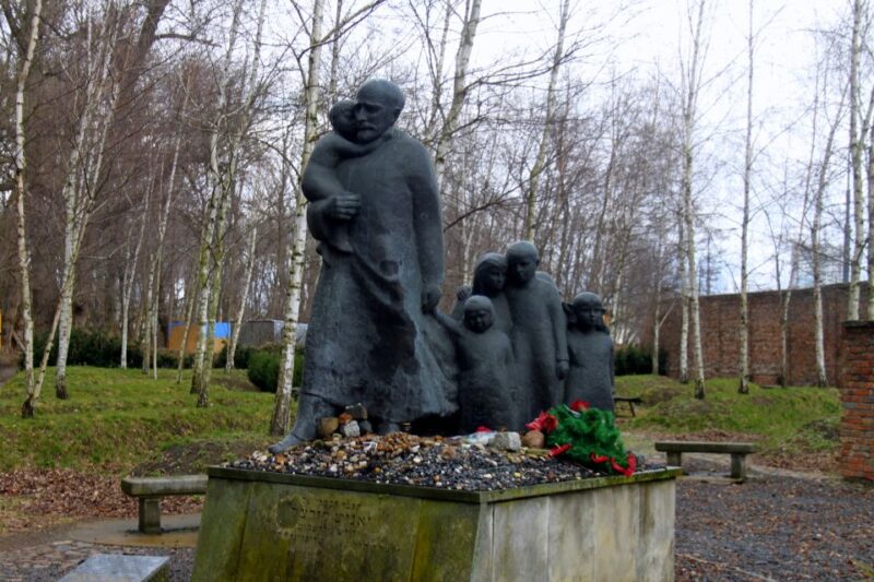 Warsaw Jewish Heritage Private Tour in Retro Fiat - Cost and Value: Is It Worth It?