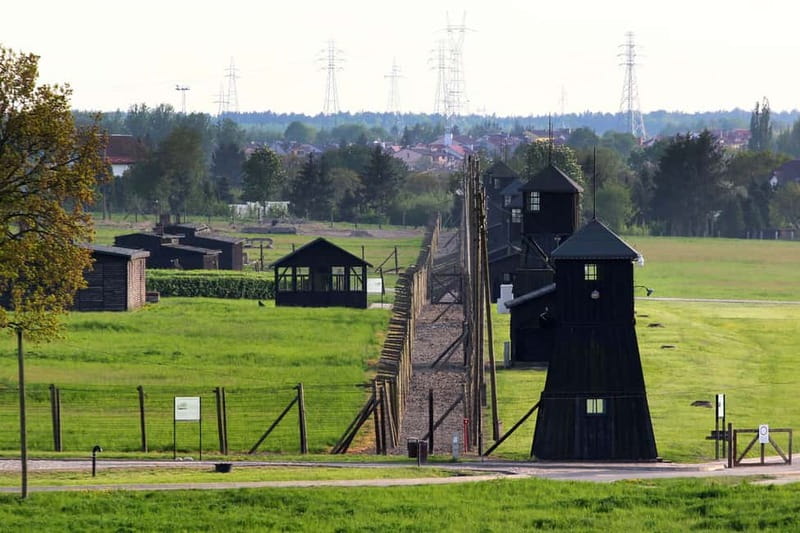 Warsaw: Majdanek Concentration Camp, Lublin Day Trip by Car - The Role of the Guides: Knowledgeable and Approachable