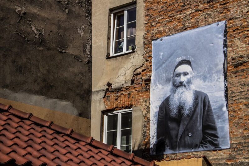 Warsaw: Majdanek Concentration Camp & Lublin Guided Day Tour - Explore the Impact of WWII at Majdanek and Lublin in a Full-Day Guided Tour