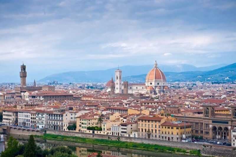 Warsaw : Must-See Walking Tour With A Guide - Key Points