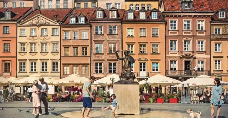 Warsaw: Old and New Town Private Walking Tour - Cultural Icons: Theaters, Opera, and the Tomb of the Unknown Soldier