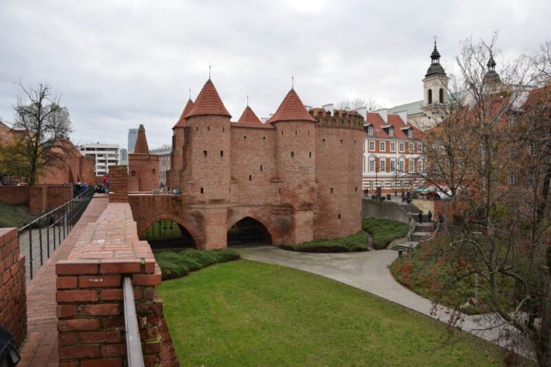 Warsaw: Old Town Guided Walking Tour - Starting at Castle Square with Sigismunds Column