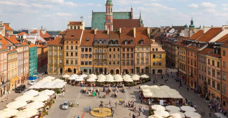 Warsaw: Old Town Guided Walking Tour - Discovering the Narrowest House Façade and Religious Landmarks